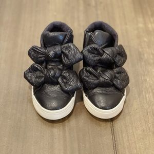 Zara Girls Size 24 Faux Leather Bow Navy Side Zip Sneaker Boots.